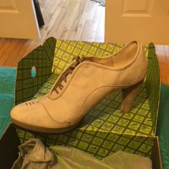 New in a box TERRA PLANA shoes EUC 39 - Picture 2 of 5